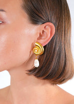 Load image into Gallery viewer, Pearl Return to Me Earring