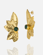 Cargue la imagen en el visor de la galería, Pendientes de perlas de laurel dorado