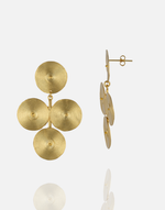 Cargue la imagen en el visor de la galería, Hypnosis Circles Earrings in 24k gold plate over nickel-free brass.
