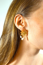 Load image into Gallery viewer, Golden Daisy Pearl Drops
