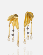Cargue la imagen en el visor de la galería, ER01145 24K gold-plated brass earrings inspired by Roman, Hellenistic, and Constantine designs, Aquadan.co.
