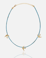 Cargue la imagen en el visor de la galería, Collar de golondrina dorada

