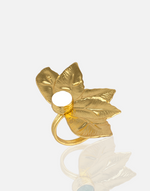 Load image into Gallery viewer, 24K gold plated adjustable ring RG00330 with leaf design and green gemstone.
