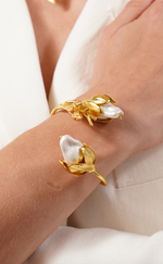 Load image into Gallery viewer, Pearl Sophistication Bracelet
