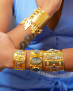 Load image into Gallery viewer, Lion Motif Cuff
