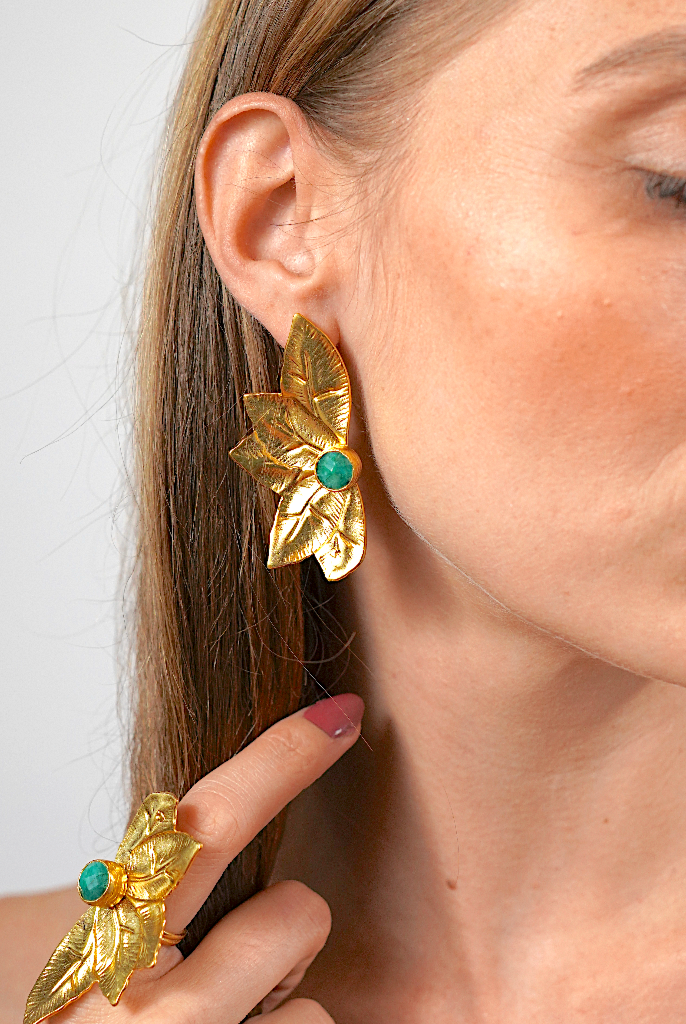 Pendientes de perlas de laurel dorado