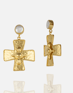 Cargue la imagen en el visor de la galería, Golden Hammered Cross Earrings - Aquadan.co