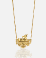 Cargue la imagen en el visor de la galería, Collar colgante de sphinx dorado
